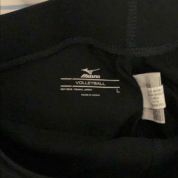 Mizuno Volleyball Spandex - Picture 3 of 3